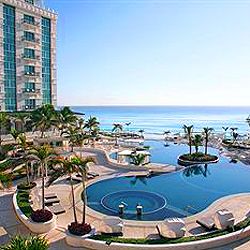 Sandos_Cancun_Exterior